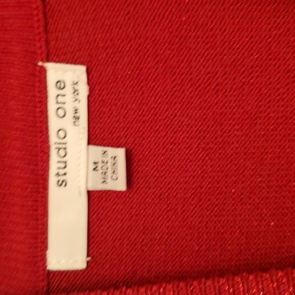 Red pleated knit sweater dress - Picture 6 of 7